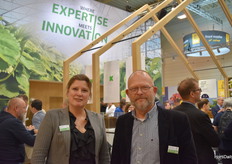 Klasmann Deilmann director Holland Benelux, Daphne Bronkhorst and Jack van Batenburg with Bol Peat raw materials for substrates.